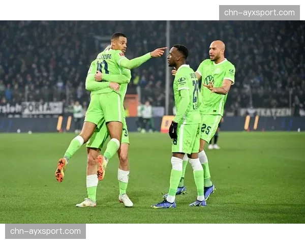 沃尔夫斯堡伤病名单达11人,保级征程遭遇严重人员危机 沃尔夫斯堡伤病名单达11人,保级征程遭遇严重人员危机