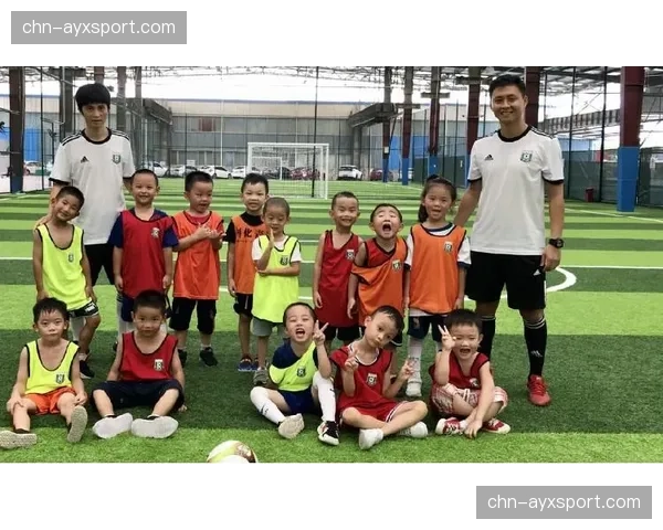 科化足球训练营推出新课程：专为8-12岁球员设计“肋部小组配合意识”训练